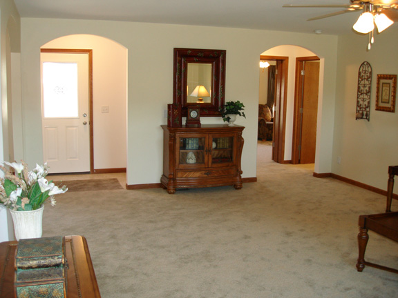 Patriot Home Sales - Model: HF117-A Sample Home Pennwest Quincy II Great Room Photo