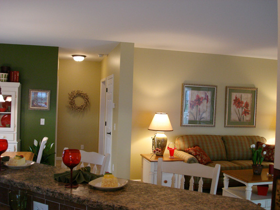 Patriot Home Sales - Model: HF116-A Sample Home Pennwest Covington II Hallway To Master Bedroom Photo