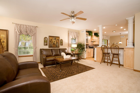 Patriot Home Sales - Model: HF114-A Sample Home Pennwest Davenport II Great Room Photo