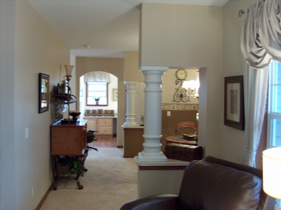 Patriot Home Sales - Model: HF114-A Sample Home Pennwest Davenport II Dining Room Entrance Photo
